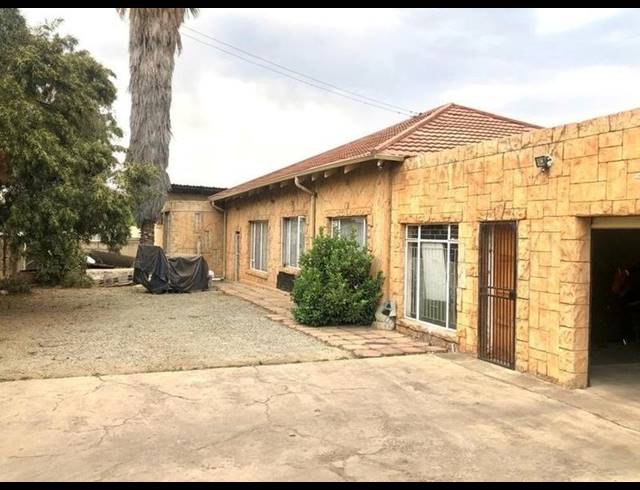 3 BEDROOM HOUSE FOR SALE IN PRIMROSE HILL